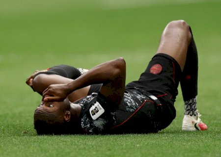 Imprensa internacional repercute lesão grave de jogador do Canadá na Copa: "Arrepiante"