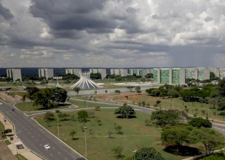 Negros e mulheres avançam, mas topo do serviço público segue desigual