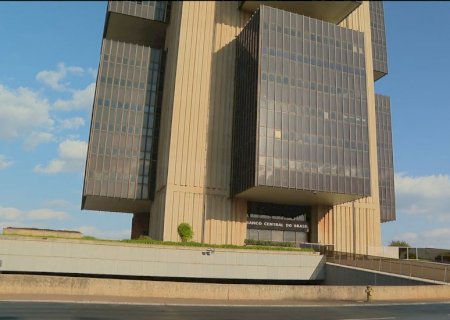 Contas públicas têm déficit de R$ 56,1 bi; dívida é a maior em 5 anos