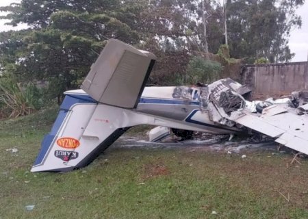 Queda de bimotor deixa dois mortos em Marília, interior de São Paulo