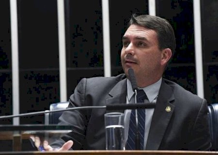 Nunes Marques suspende pesquisa eleitoral que revelou queda de Flávio