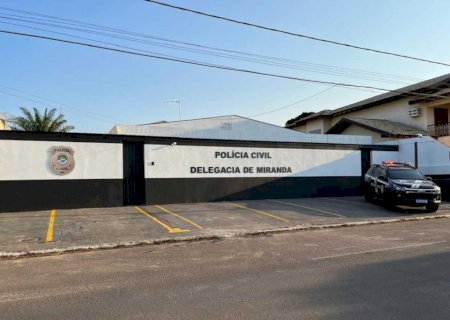 Homem bate em adolescente em barbearia por ciúmes da ex no MS