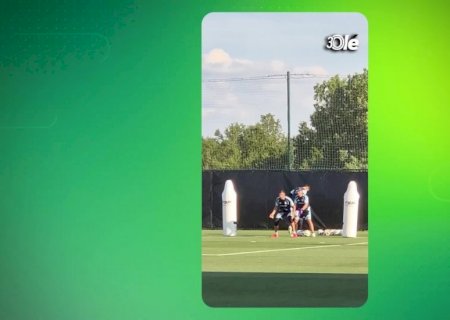 Dibu Martínez faz treino com apenas uma mão na Argentina