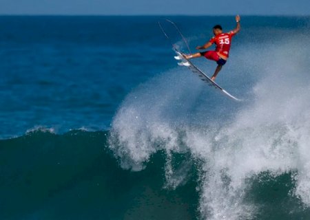 Com 4 surfistas, Brasil segue na briga pela etapa de Saquarema