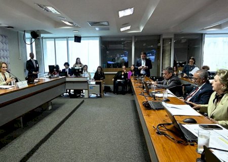 Avança permissão para adiar registro de sexo de criança intersexo