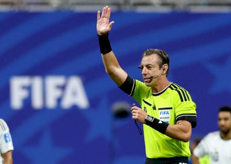 Torcida brasileira reage a inglês de Raphael Claus no jogo da Espanha: "humilhou"
