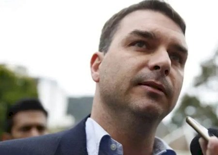 Flávio Bolsonaro diz que operação contra Jaques Wagner pode reverter queda nas pesquisas