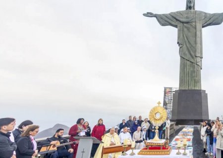 Cristo Redentor inova com tapete de patchwork no Corpus Christi