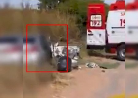 Casal morre após grave acidente em rodovia; carros bateram de frente