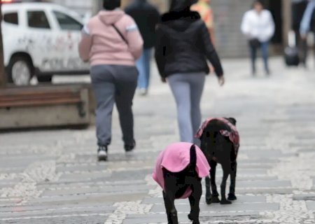 Semana começa com frente fria e chance de tempestade no Sul do País