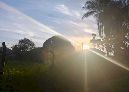 'Bota casaco, tira casaco': domingo começa gelado, mas temperaturas atingem os 30°C