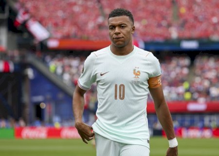 Mbappé está próximo de igualar marca de Cafu, único a jogar três finais de Copas seguidas