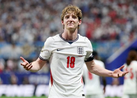 Quem é Gordon? Autor de gol da Inglaterra custou mais de R$ 460 milhões para o Barcelona
