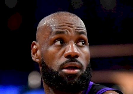 Entenda por que LeBron abriu mão de milhões para jogar nos 76ers