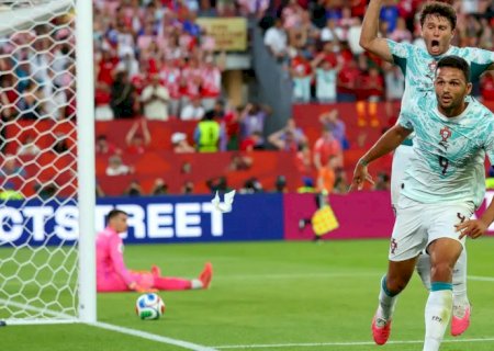 Portugal vira sobre Croácia e vai às oitavas com gols de CR7 e Ramos
