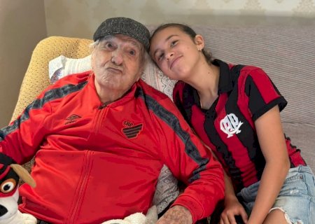 Ídolo centenário: aos 101, Jackson revive história com Athletico e Corinhians e inspira bisneta