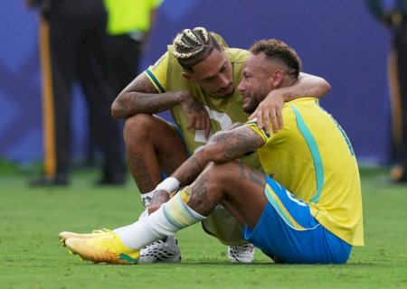 Neymar dá adeus à Seleção: "Agora acabou. Comecei aqui e fechei aqui"