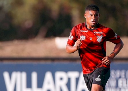Lateral do Palmeiras emprestado ao Athletico se manifesta depois de pai declarar ser corintiano