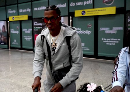 Kerwin Vargas desembarca para assinar com o Athletico e detalha expectativa; assista