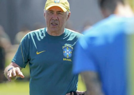 Ancelotti dá pista de Martinelli para vaga de Paquetá contra Noruega