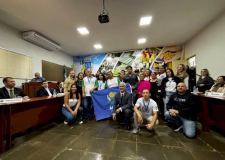 Alunos da APAE de Itaporã são homenageados pela Câmara de Vereadores