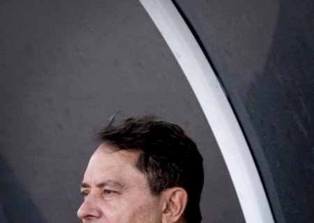 Dono do Cruzeiro cita baque com queda e admite superioridade do Flamengo: "Não merecemos vencer"