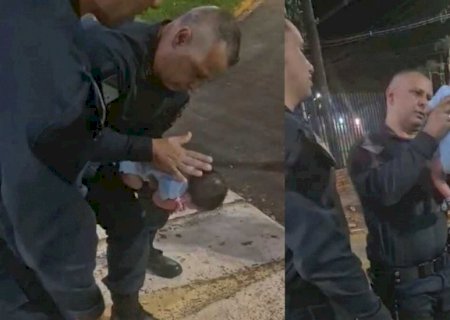 Família chora enquanto policiais militares salvam vida de bebê engasgado em Campo Grande (vídeo)