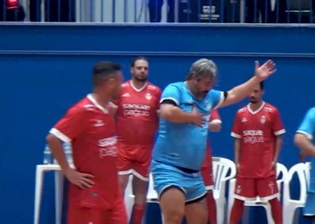 Ex-Grêmio, Douglas provoca Inter em Gre-Nal de reinauguração de ginásio no interior do RS; veja