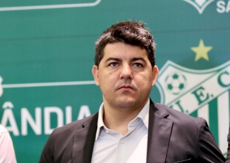 Conheça o ex-jogador por trás do sucesso de SAFs e com três acessos em quatro anos no Brasileirão