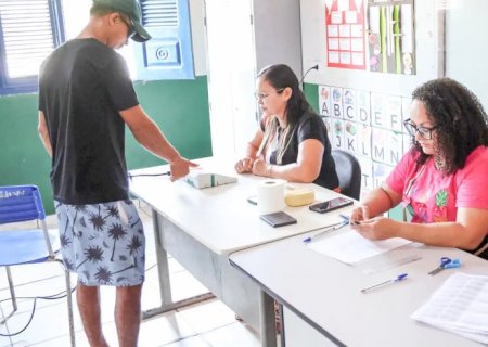 Eleitores participam de eleição simulada no Maranhão