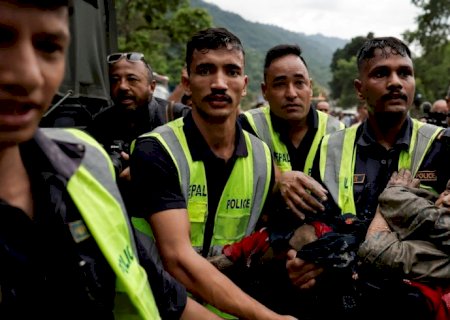 Nepal retoma operações de resgate e busca captar bilhões de dólares