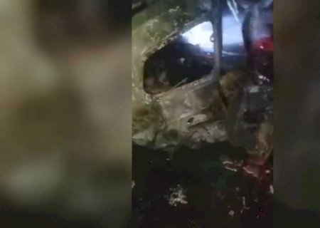 Batida entre carreta e carro deixa cinco mortos na MS-386; veículos pegaram fogo