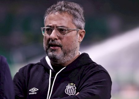 Mattos diz que Santos quitou atrasados, desconversa sobre Arthur e explica ausência de Neymar