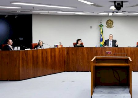 Dino e Moraes defendem rediscutir dispensa de diploma para jornalista