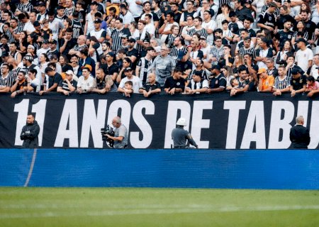 Santos devolve provocação do Corinthians após vitória no clássico: "Atualizamos as faixas"