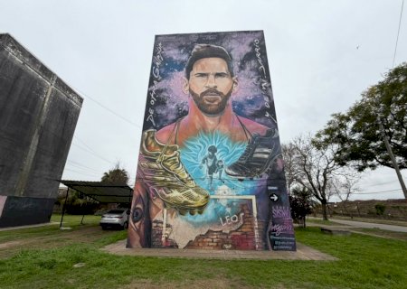 Rosario abraça Messi com homenagens ao pai, memórias e roteiro pela infância do craque