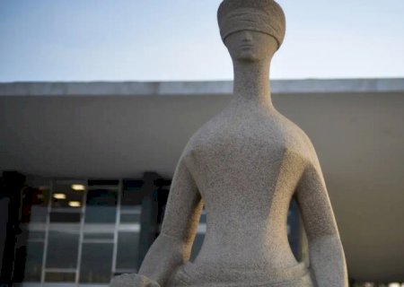 STF ordena suspensão e devolução de penduricalhos "exorbitantes"