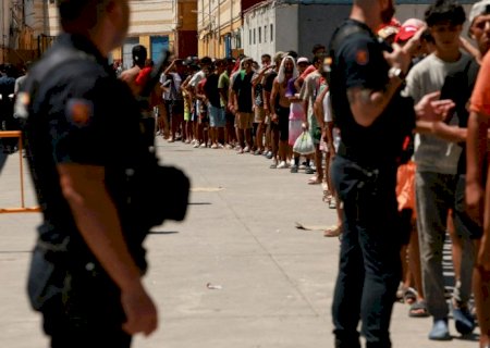 Itália diz que não suspenderá restrições e Espanha ameaça retaliar