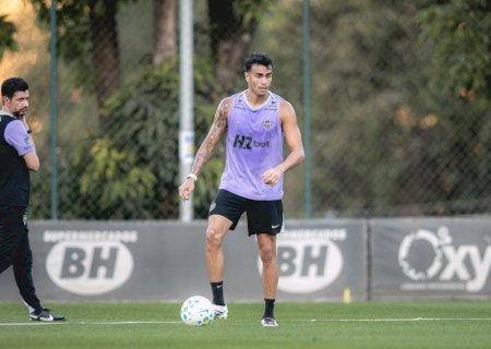 Alvo de polêmica com torcedor, meia do Atlético-MG viaja, mas fica fora de jogo pela Copa do Brasil