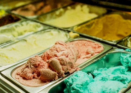 Variedade de sorvetes para dietas mais restritivas aumenta; confira duas receitas