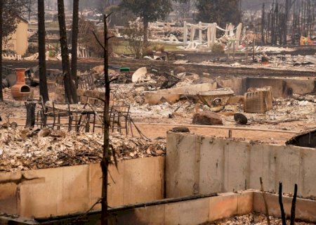 EUA declaram emergência; incêndios florestais assolam Noroeste do país