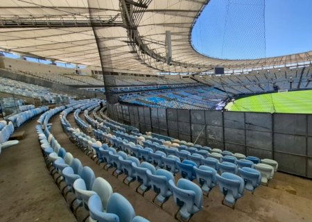 Flamengo x Cruzeiro: tela e chapas de metal dividem torcidas no Maracanã; veja