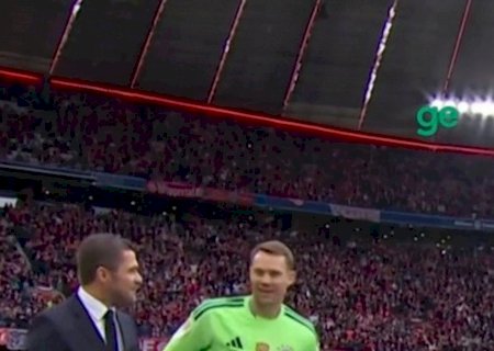 Musiala desmaia em campo durante amistoso do Bayern de Munique