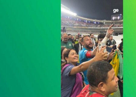 Neymar manda até beijo para esposa de torcedor em noite de provocações no Mangueirão