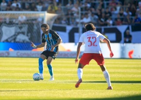 Em crise no Brasileiro, Inter e Gr&ecirc;mio levam rivalidade &agrave; Copa do Brasil
