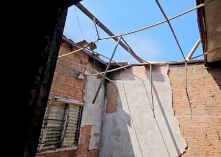 Homem que teve casa incendiada perdeu R$ 5 mil guardados em casa: 'Juntava para comprar motocicleta'