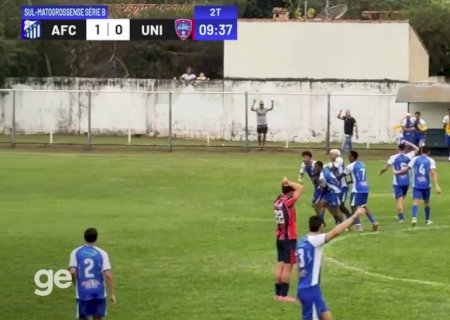 Volante faz golaço do meio de campo na Série B de MS; veja vídeo