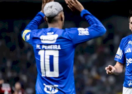 Cruzeiro vence Flamengo e Palmeiras agradece no Brasileirão