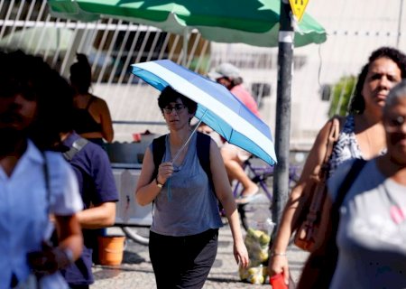 Salário mínimo deverá subir para R$ 1.741 em 2027