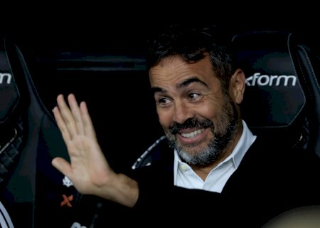 Artur Jorge valoriza resposta de reservas do Cruzeiro e elogia jovens: "Dá gosto ver a evolução"
